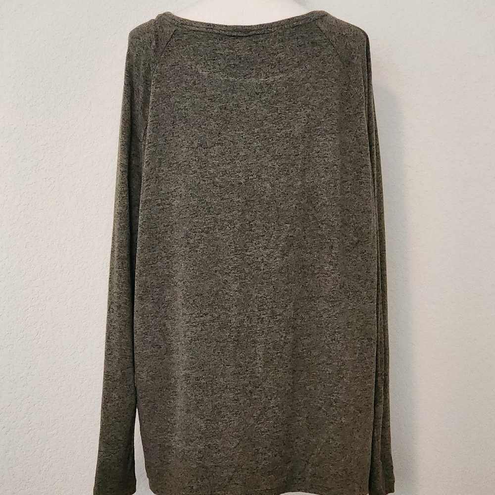 Old Navy top. Large. Green and black heathered knit. Long sleeved. - Picture 5 of 8